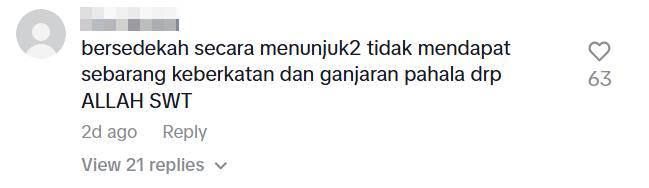 businessman gives away money beach (2)