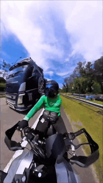 delivery rider one arm (1)