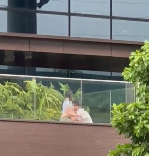 woodlands intimate behaviour