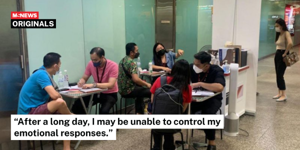 'Ineffective & out of touch': Netizen complains about insurance & finance roadshows in MRTs
