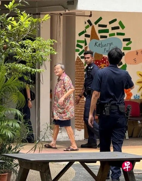 woman volunteer knife