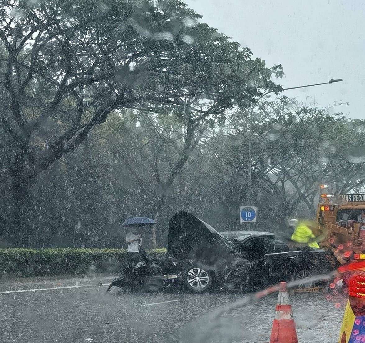 migrant workers lorry kpe