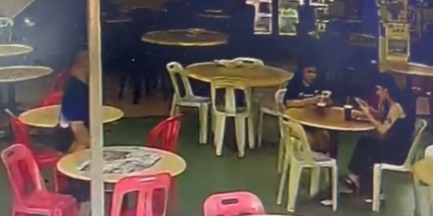 man flashes mother daughter