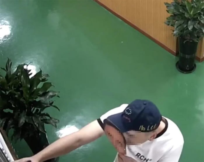 masks falsify attendance records (2)