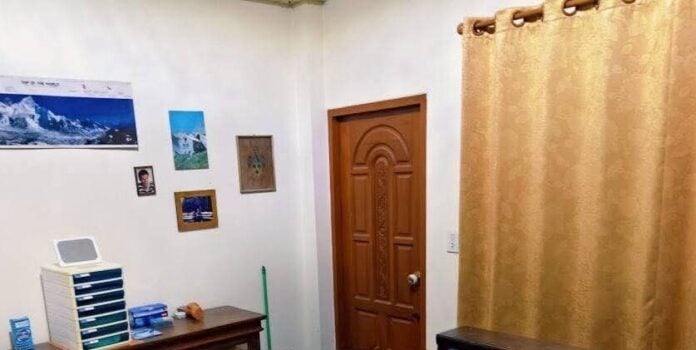 foreign man dead trousers