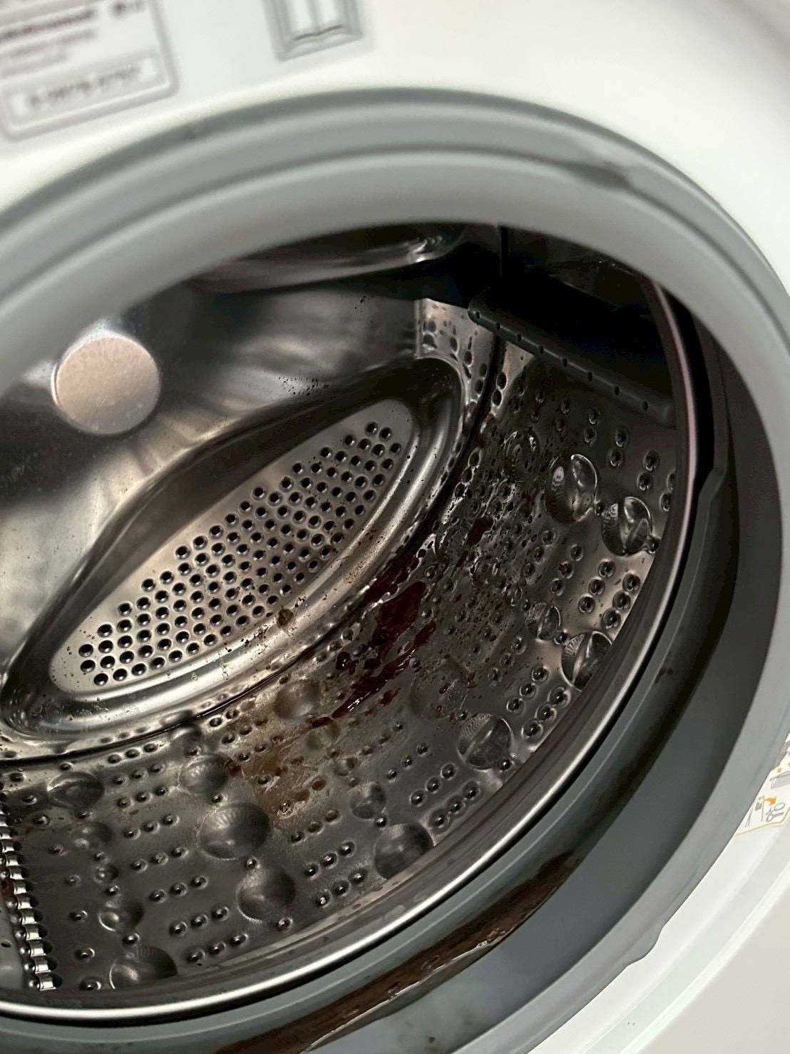 tourists property damage room washing machine