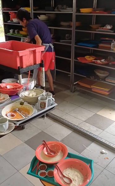 cleaner at tray return area