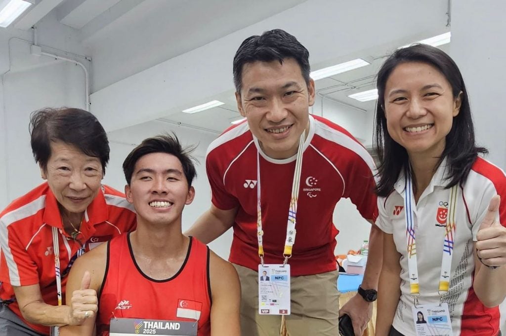 david neo with sg athletes