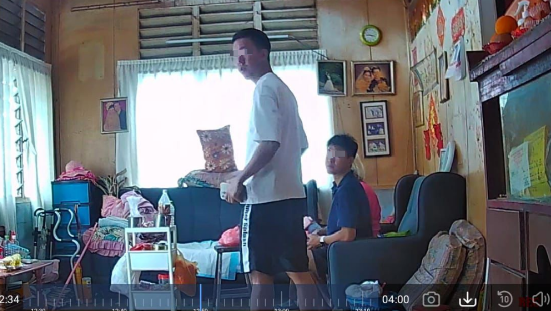 Retired hawker swindled assistance fund