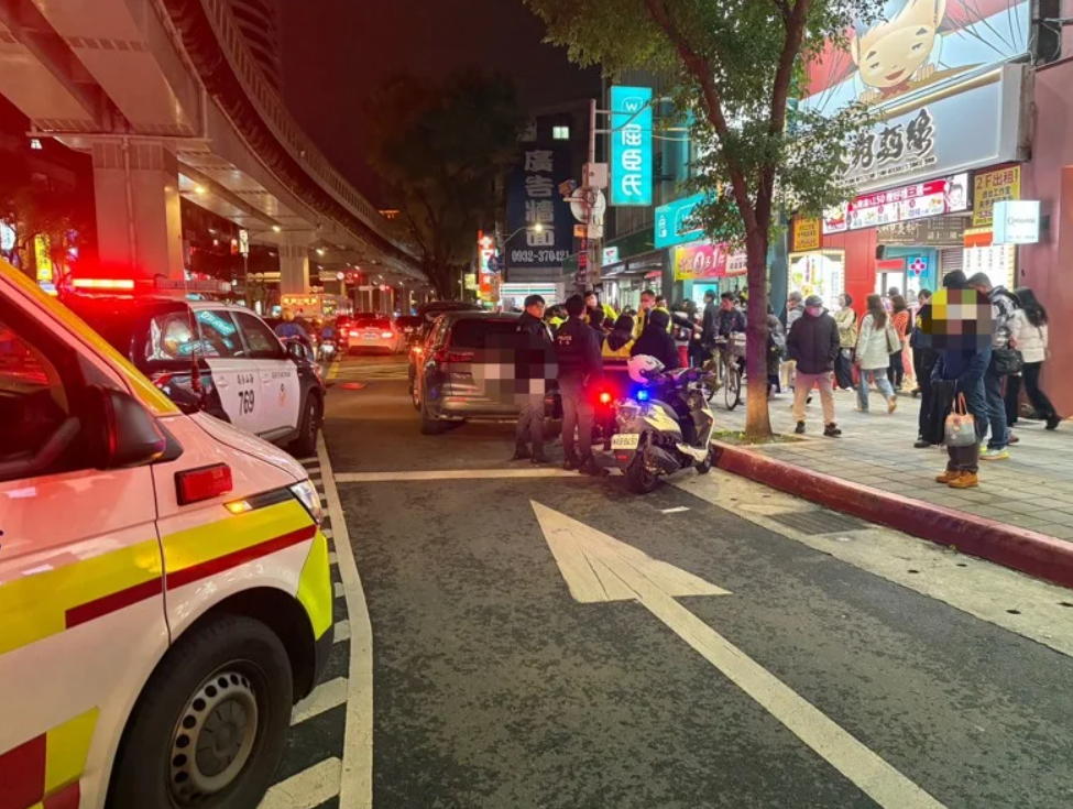 woman jumping car naked