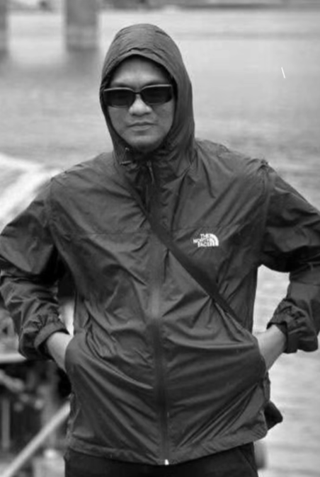 man stung wasps wedding