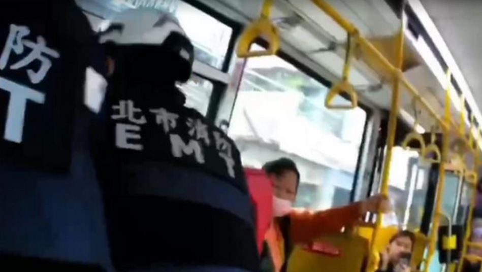 woman box cutter bus