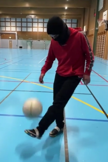 swedish football player juggling