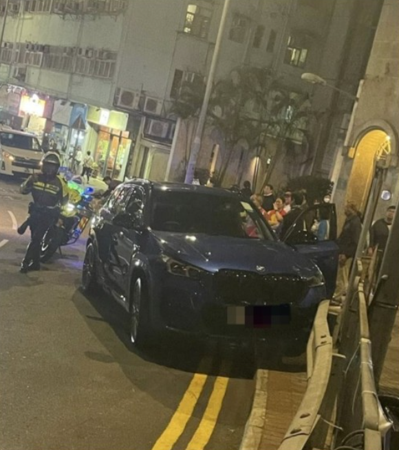 boy father wheel fainted