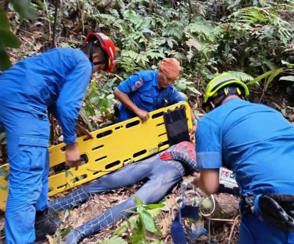 spider-man falling hill