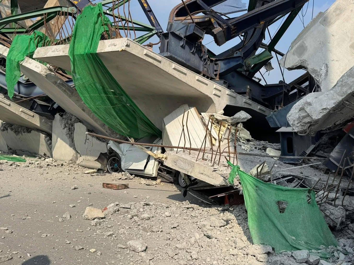 another crane thailand crush