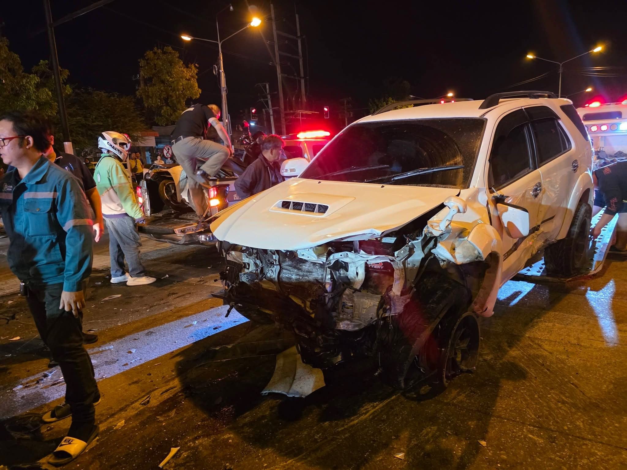 driver red light t-boned wreck