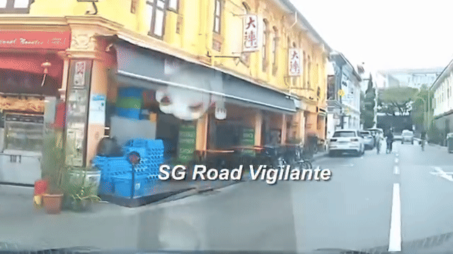 cam car turning into syed alwi rd