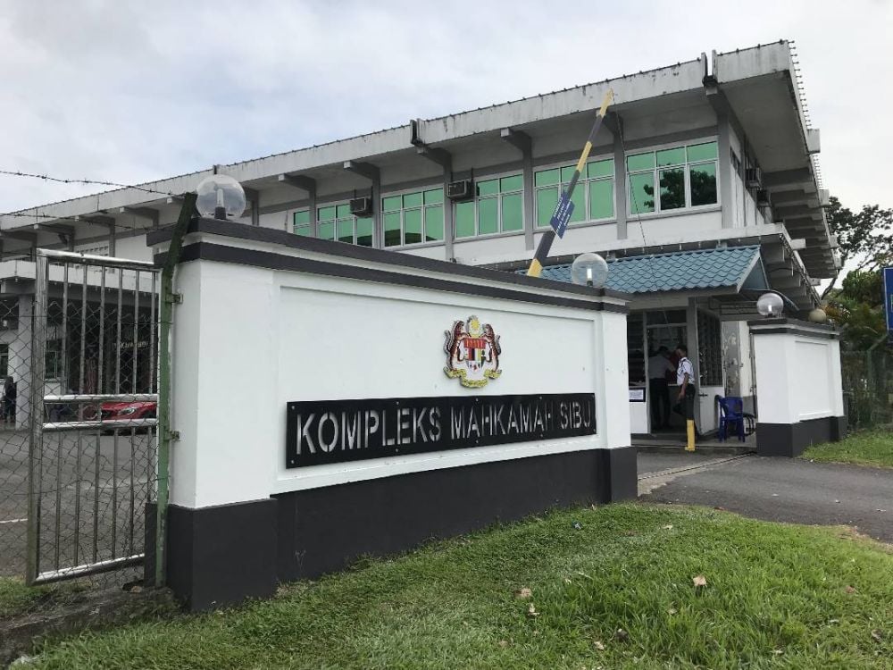 man chicken wings chest