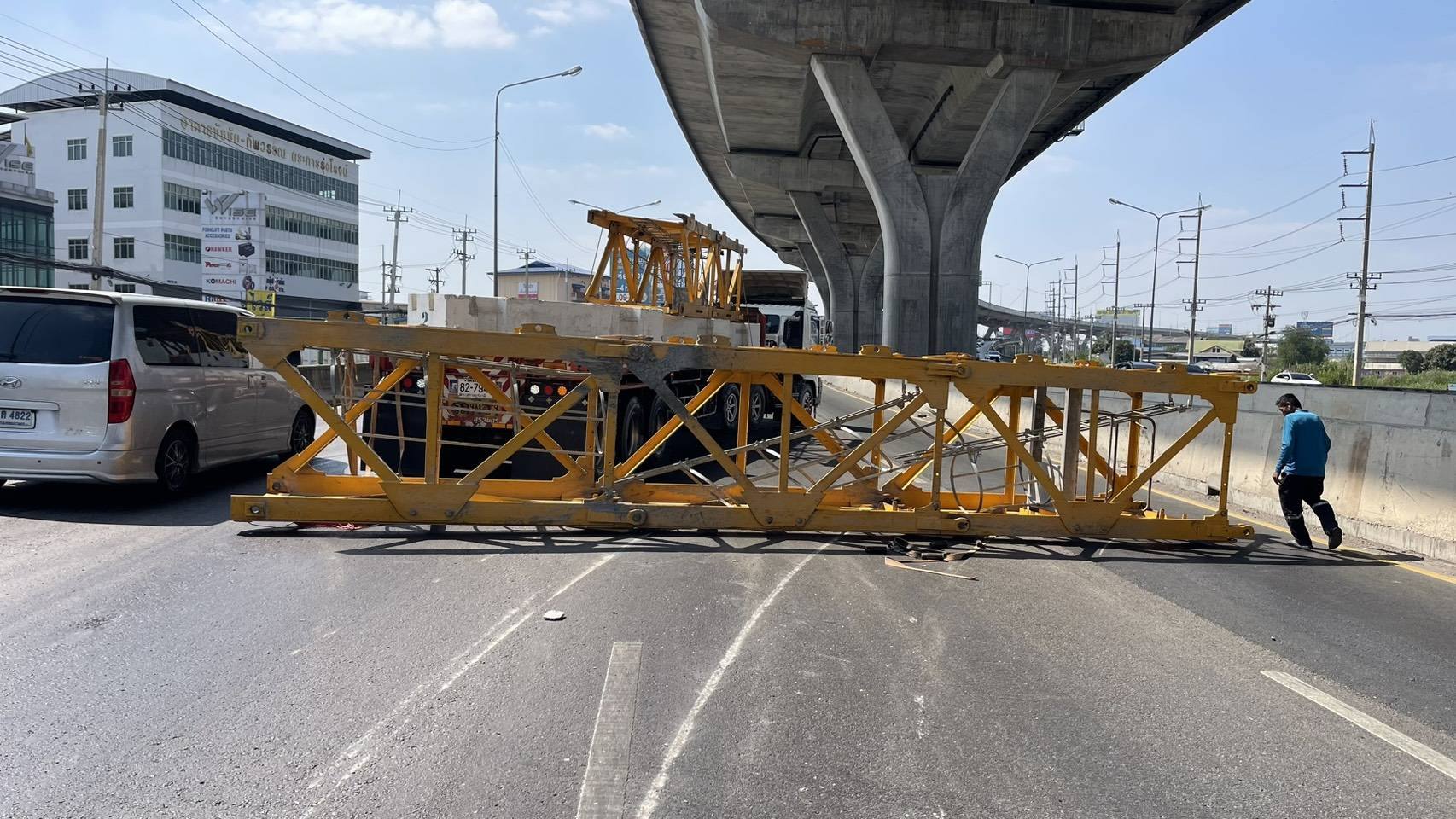 metal frame truck damage