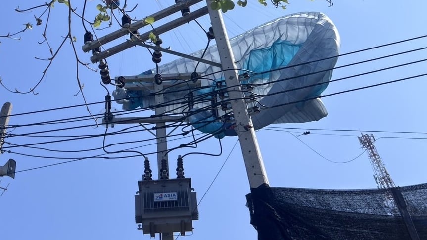 paraglider pole thailand