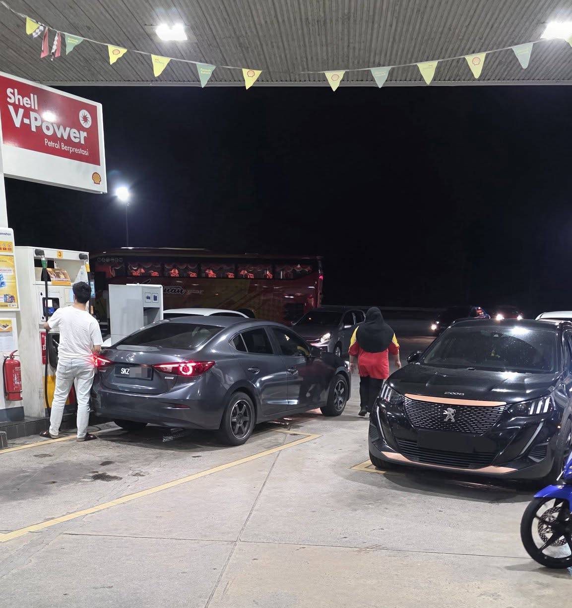 singapore-registered car ron95 (2)