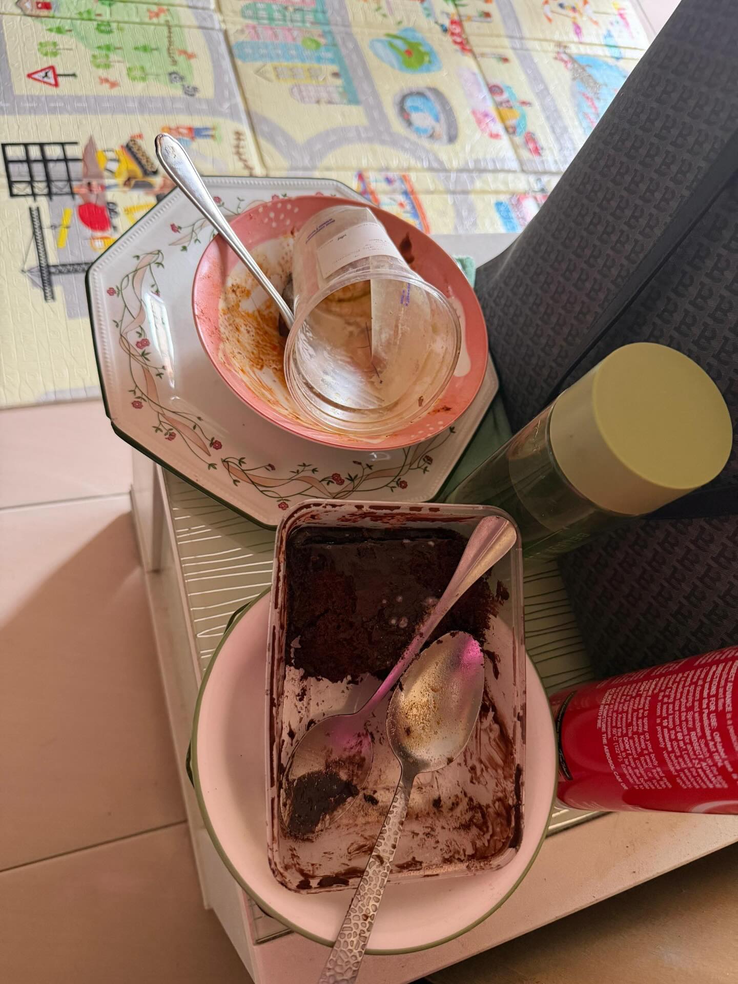 unhygienic housemate (3)