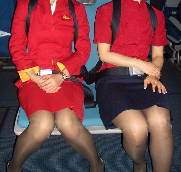 upskirt photo Cathay flight (2)