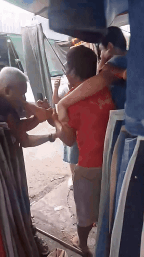 vendor customer's brother sledgehammer (2)