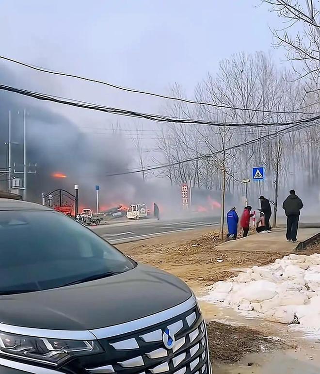 eight killed fireworks shop