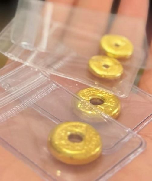 mother brother gold savings