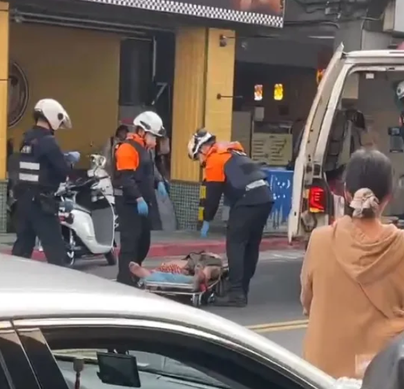 naked woman swaying car