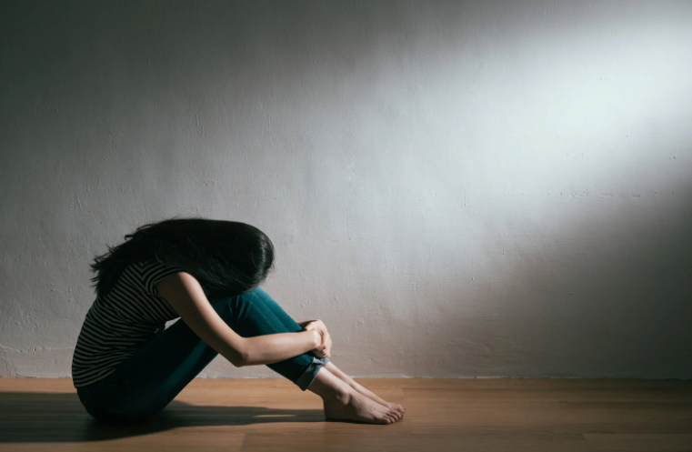 woman fiancé another man