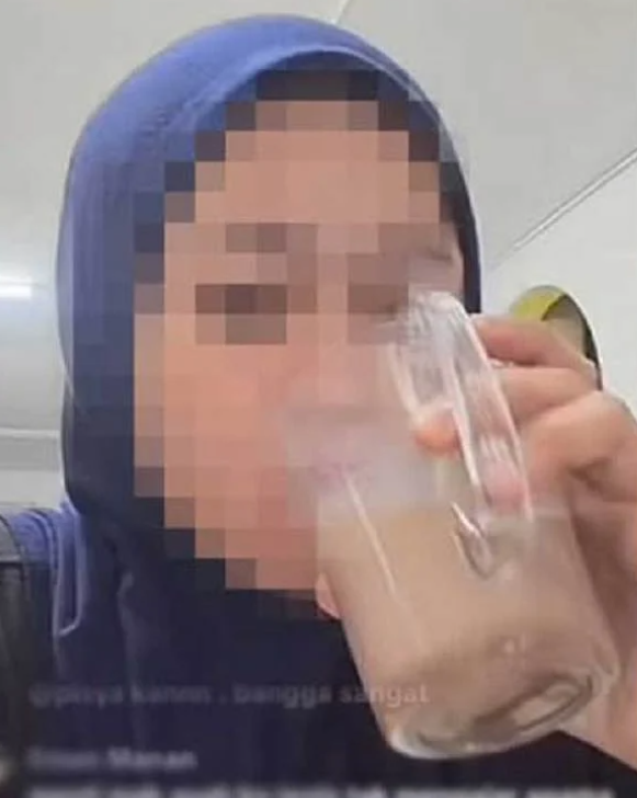 woman disrespecting ramadan