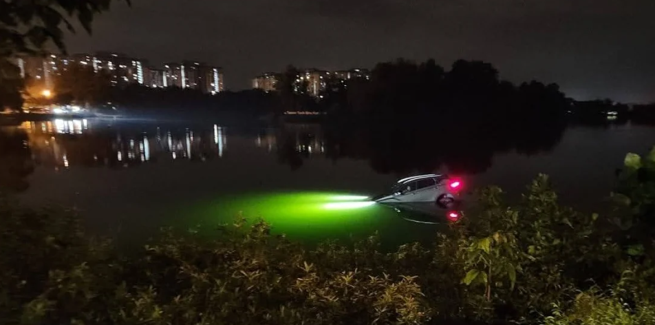 youths car sunk saved