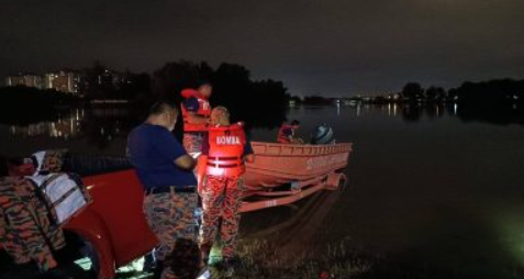 youths car sunk saved