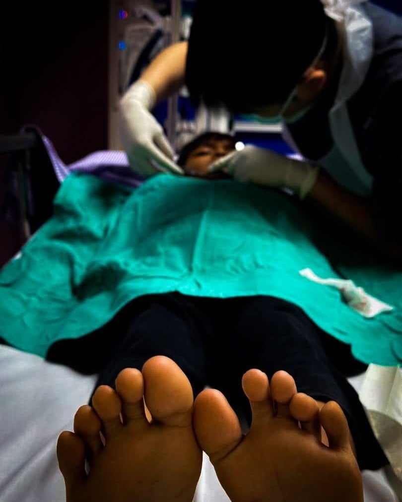 boy saves sister pasar malam