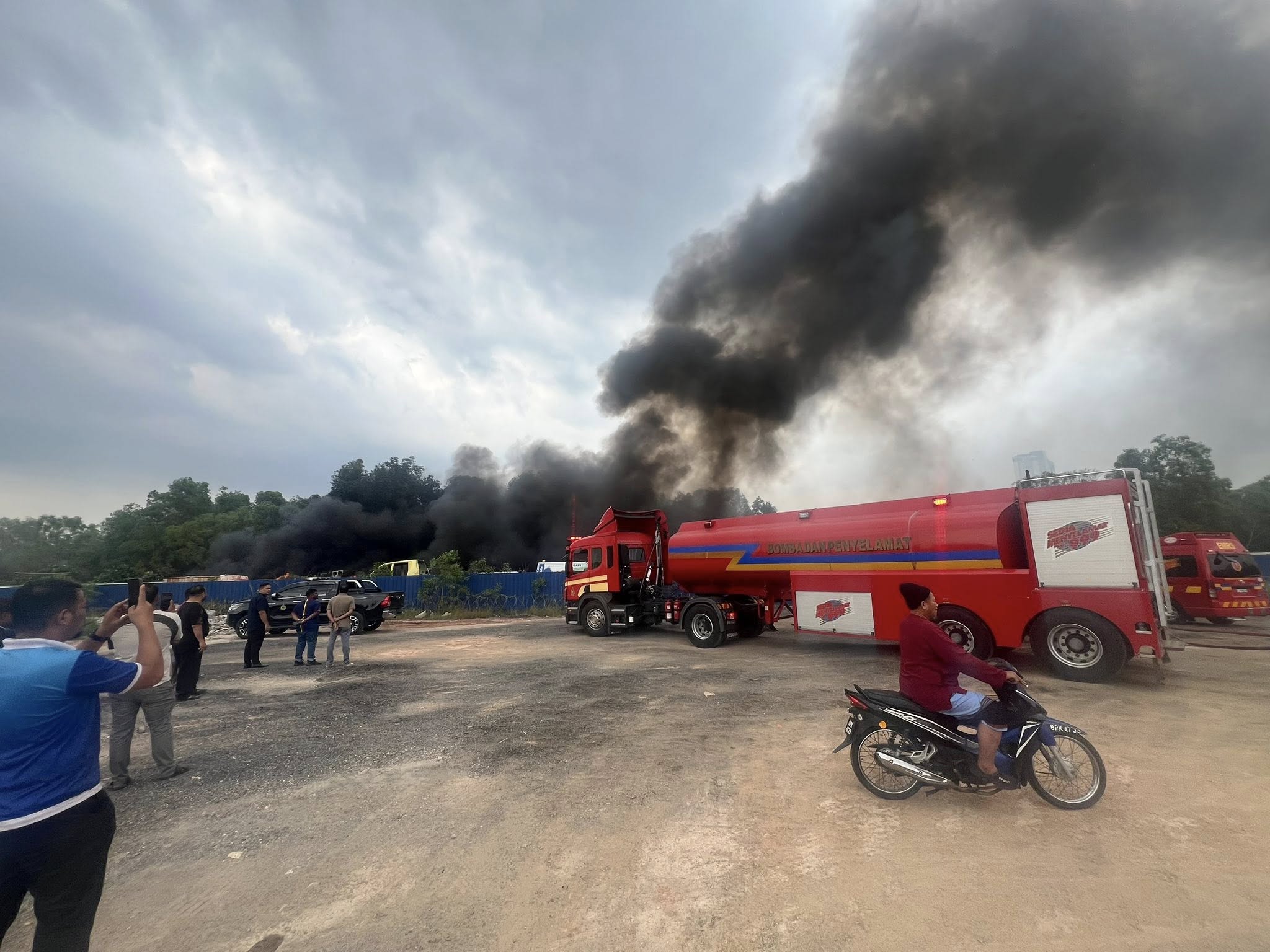 bushfire parking lot (2)