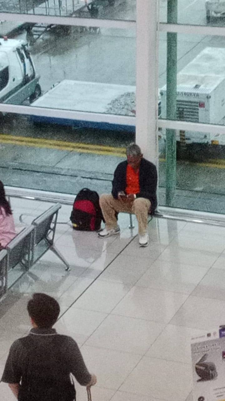 elderly man missed airasia flight early (4)