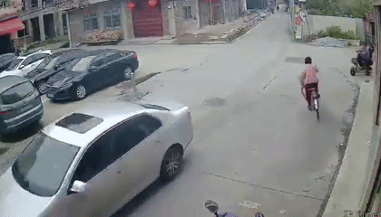 woman students fell lawsuit