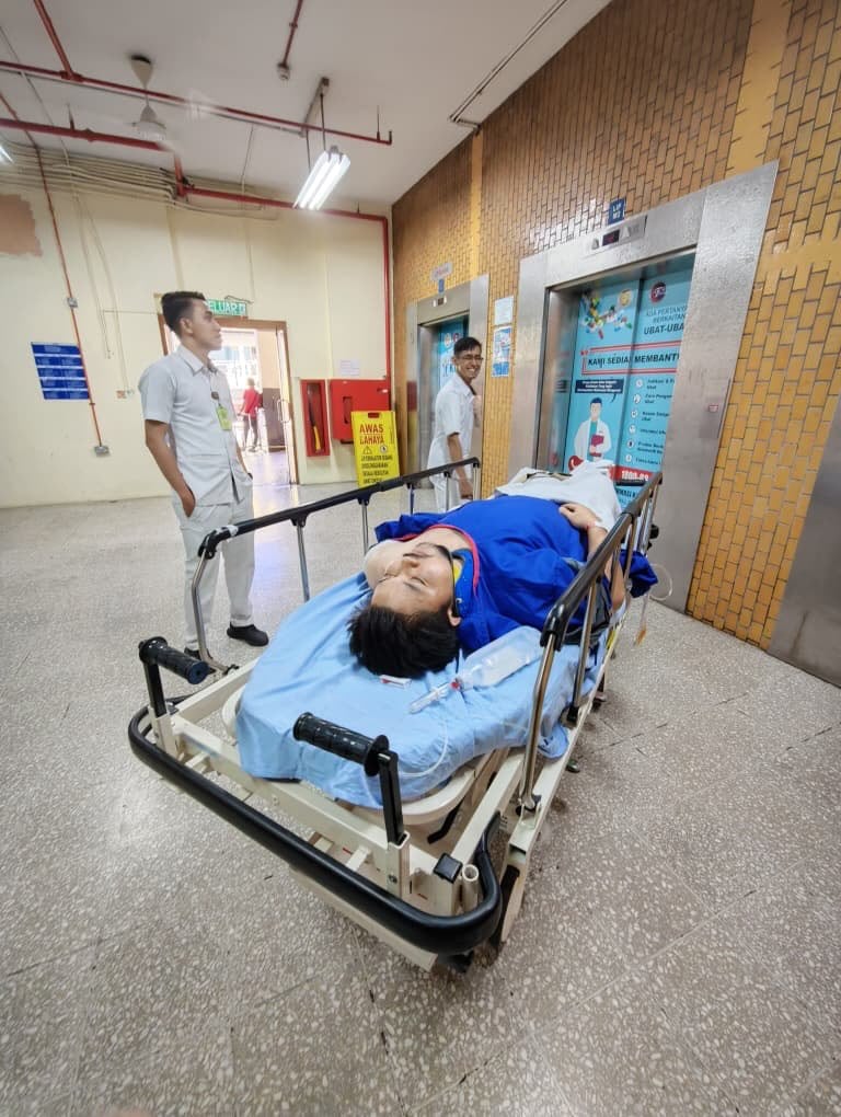 motorcyclist car door (1)