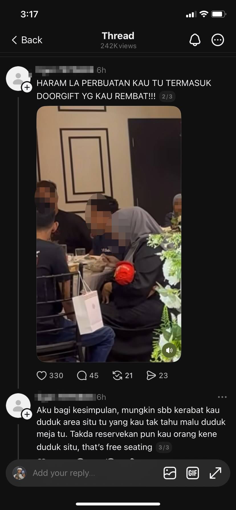 relatives vip table wedding (1)