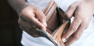 singaporean man scammed thailand