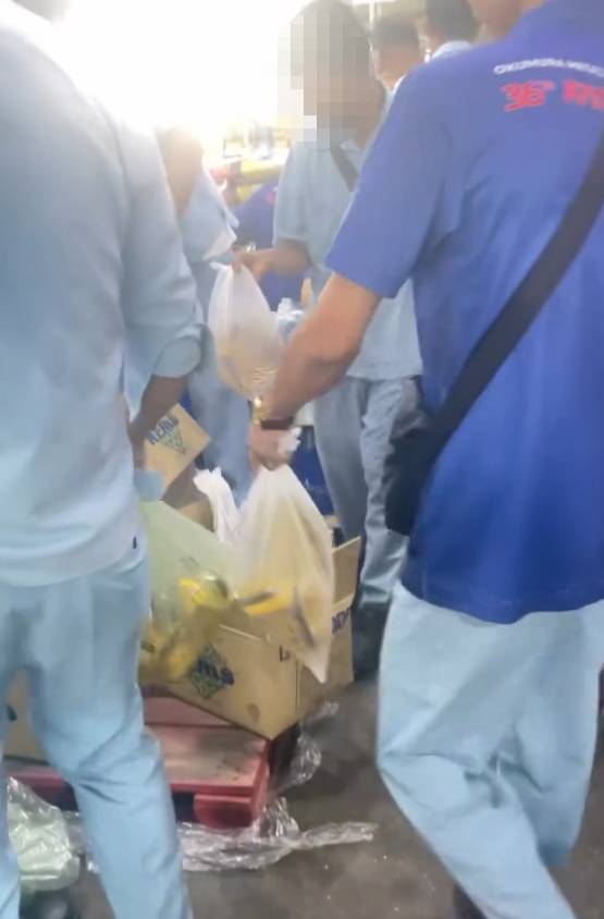 subsidised cooking oil foreigners (2)