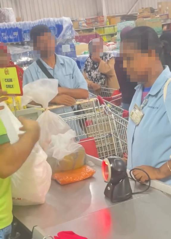 subsidised cooking oil foreigners (3)