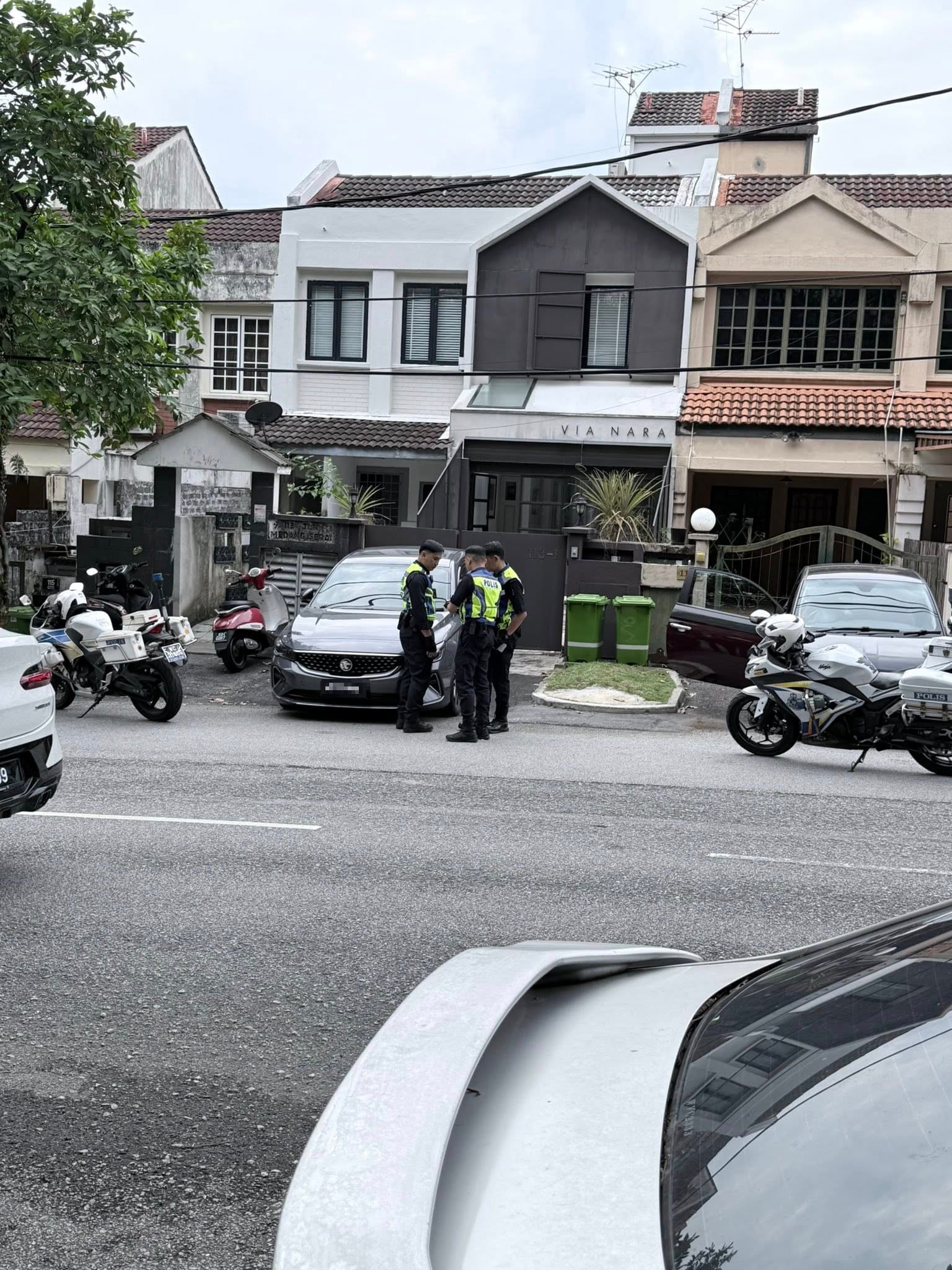 tow car blocked home police