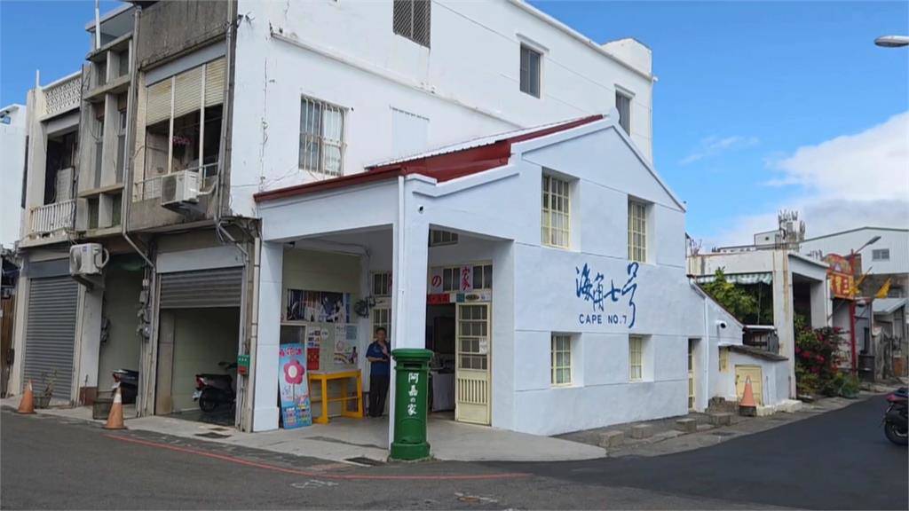 unidentified figure photo taiwan (3)