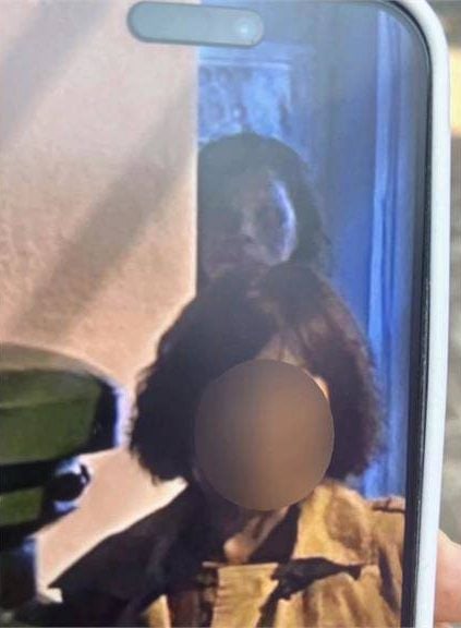 unidentified figure photo taiwan (4)