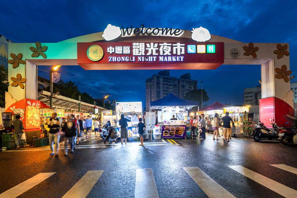 man stabbing women skewer