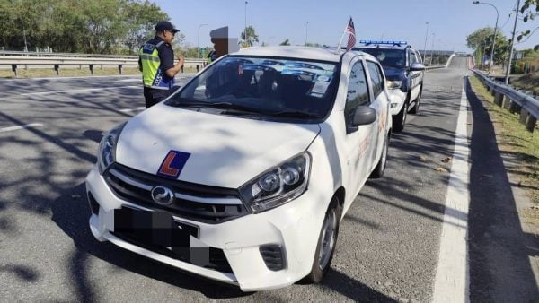 driving instructor seatbelt